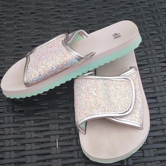 H&M Other - Girls Flip flops
